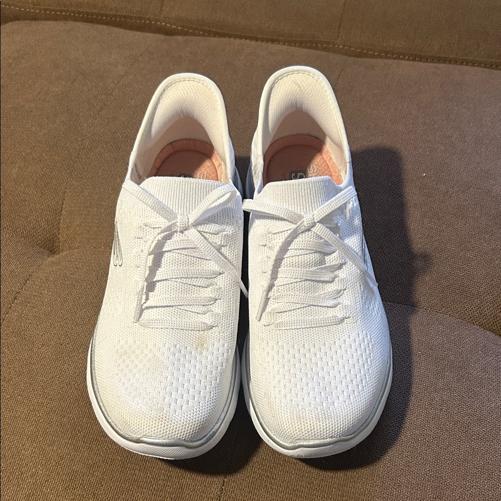 White Skechers Slip-Ins Sneakers